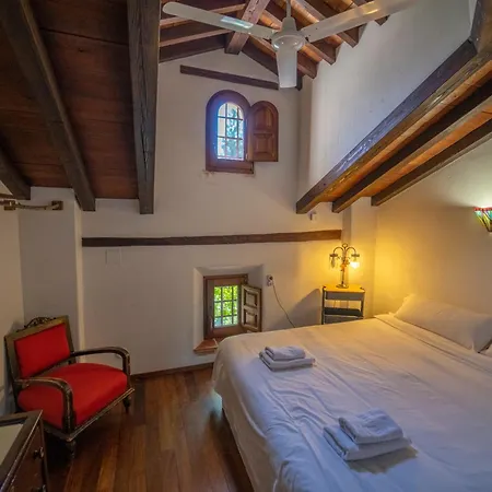 Cortijo Arbolitos, Casa Compartida Homestay Guejar Sierra
